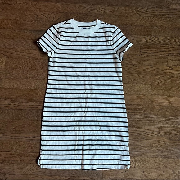 Old Navy Black and White Striped Mini T-Shirt Dress - Picture 1 of 4